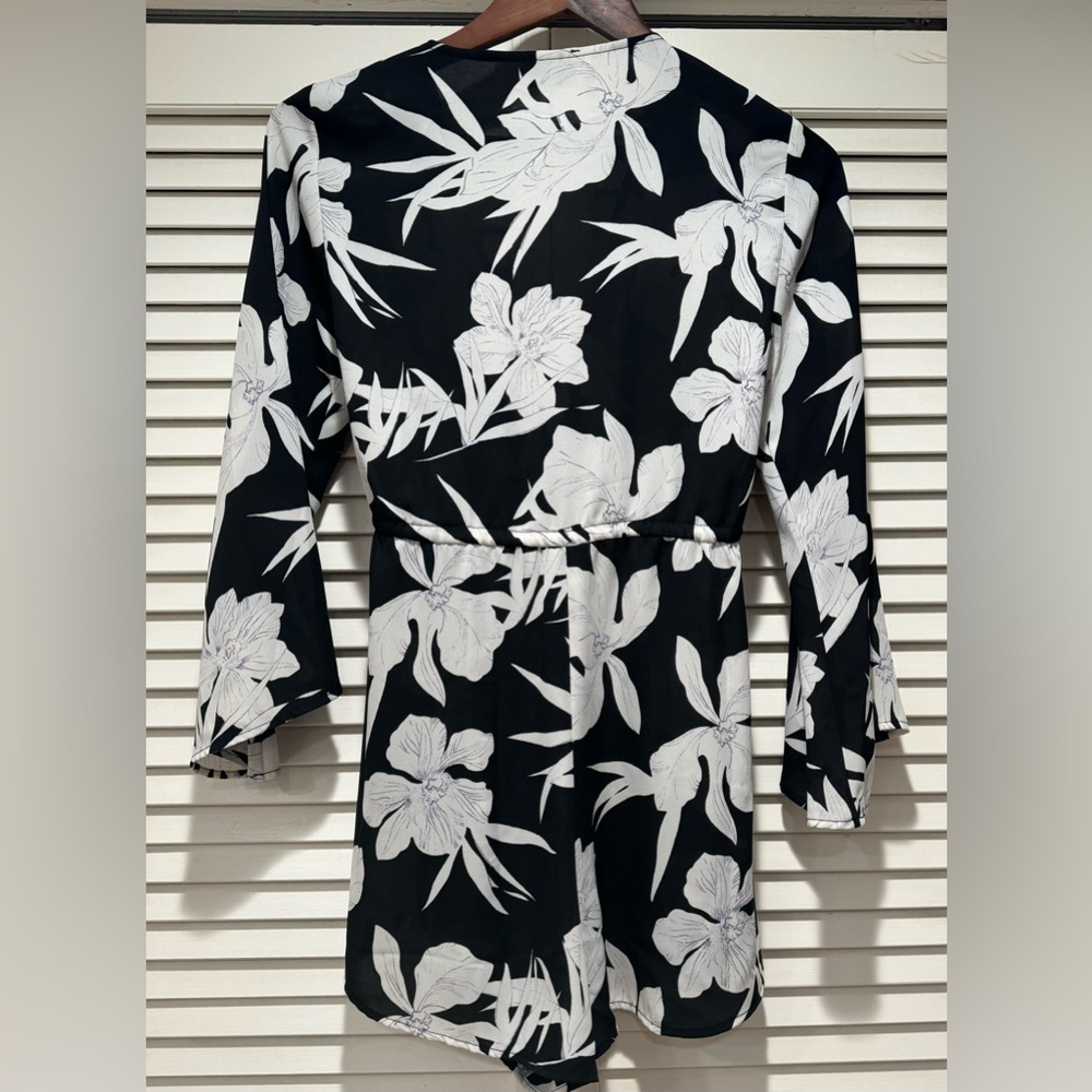 Show Me Your MuMu—“Roxy Romper,” S, Black/White, Floral, Drawstring Waist - Picture 2 of 3